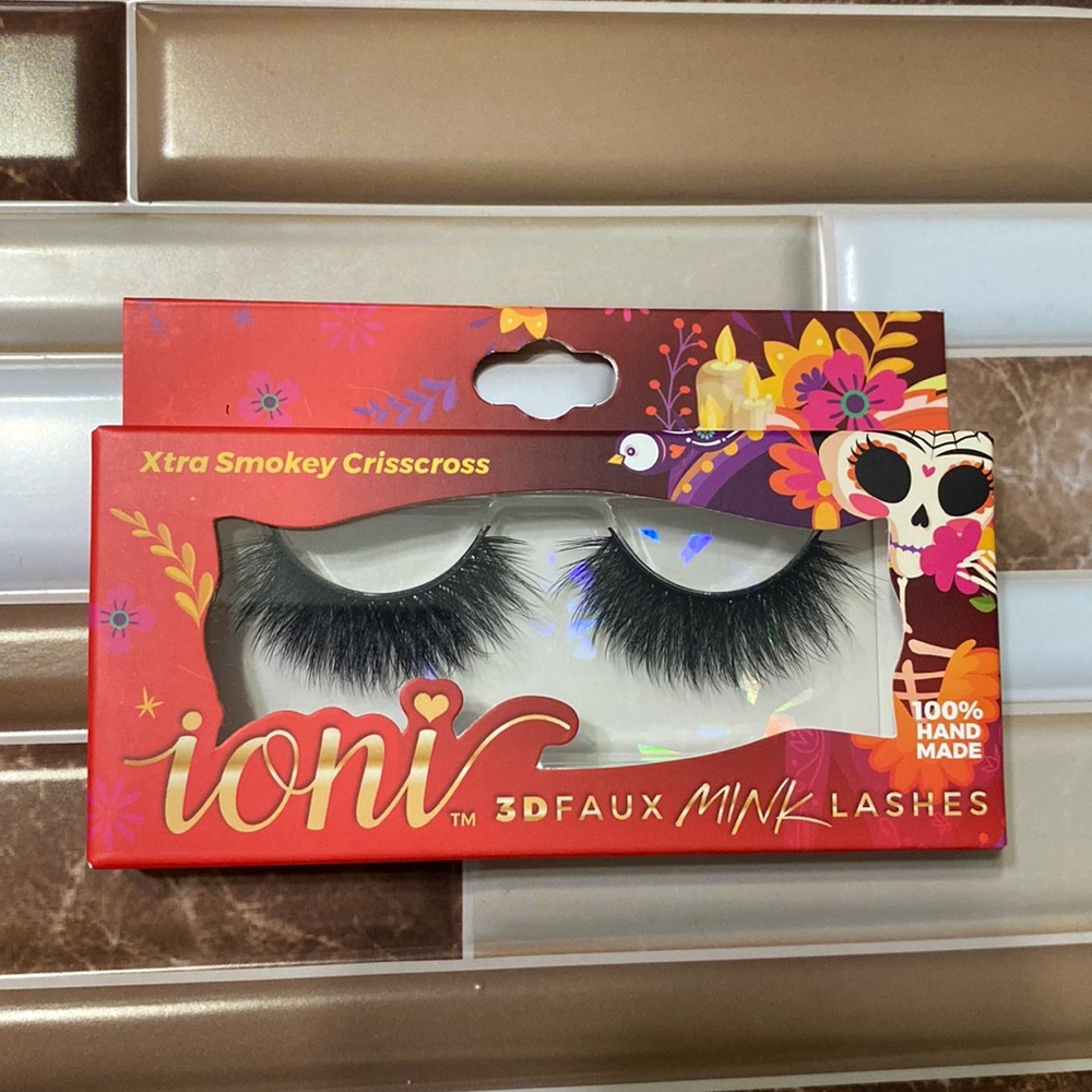 IONI LILIANA LASHES